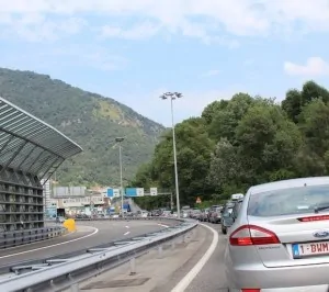 Border traffic