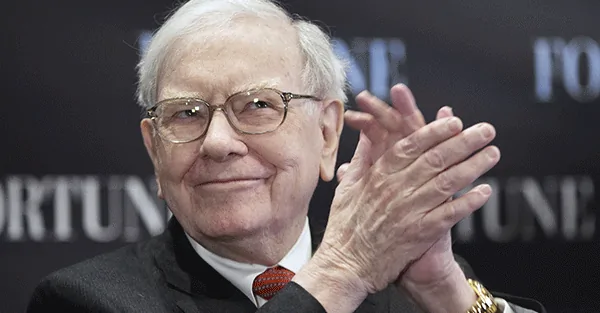 Warren Buffett: “It’s a huge advantage NOT to have a lot of money…”