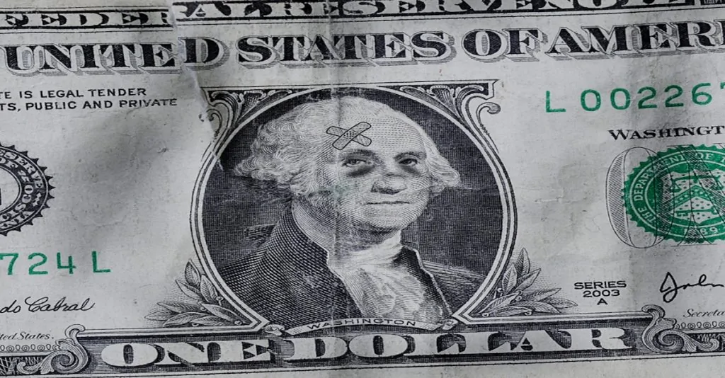 Billionaire hedge fund manager Ray Dalio urges diversification out of the dollar
