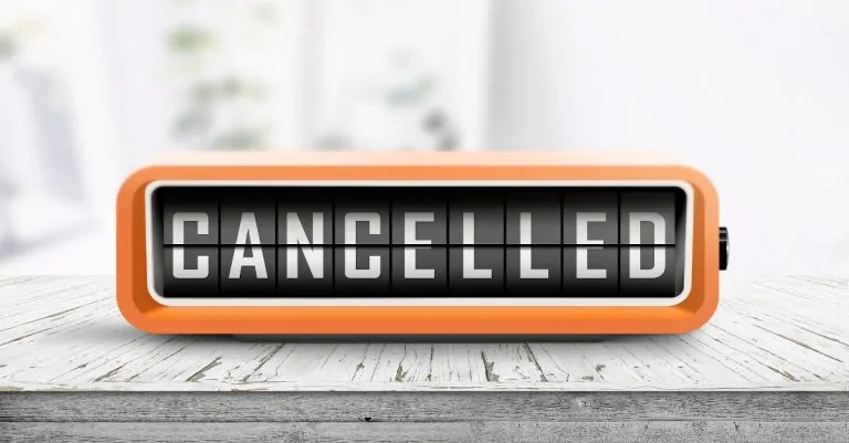 White Spanish teacher cancels herself, because “White isn’t Right”